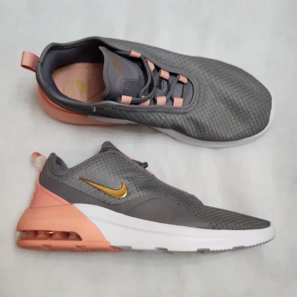 Nike Air Max Motion 2 sneakers (womens size 9)